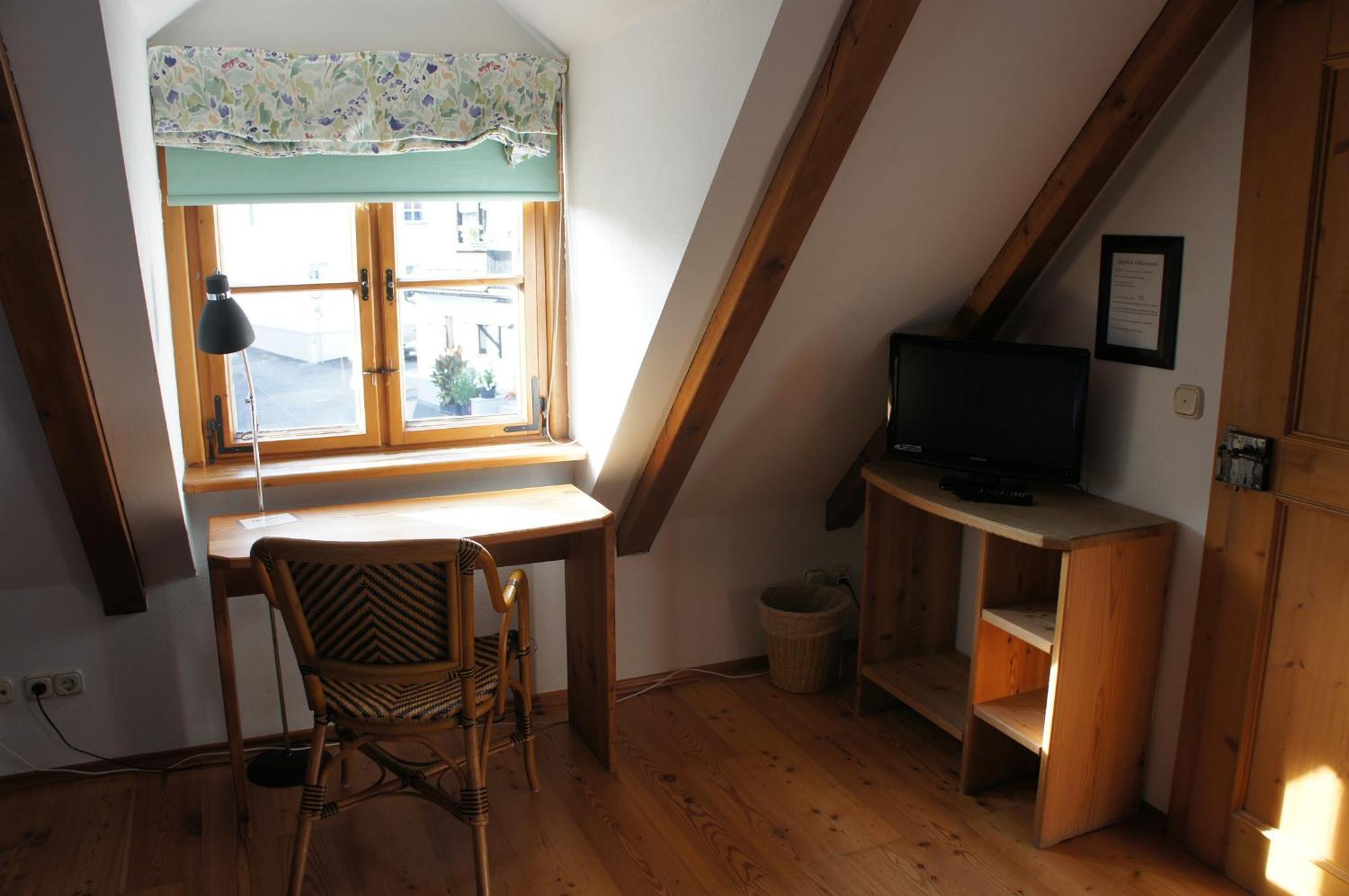 Hotel Schwarzer Adler Erlangen Chambre photo